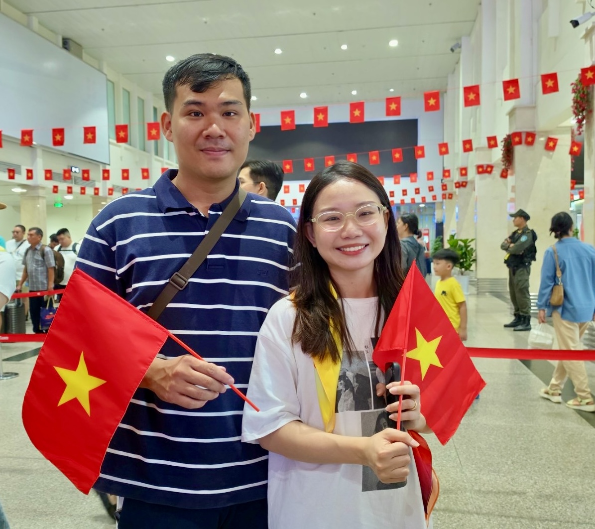 Bay giữa sắc đỏ tự h&agrave;o, Vietjet ch&agrave;o mừng đại lễ 30/4- Ảnh 6.