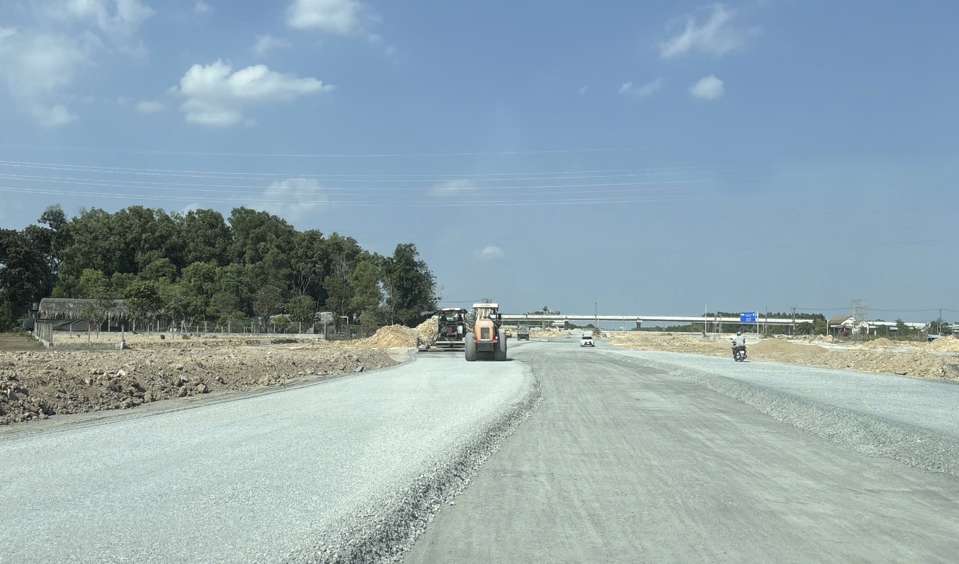 Giữ nhịp thi c&ocirc;ng xuy&ecirc;n lễ, đẩy tiến độ c&aacute;c dự &aacute;n hạ tầng trọng điểm ở TP Đồng Nai- Ảnh 2.