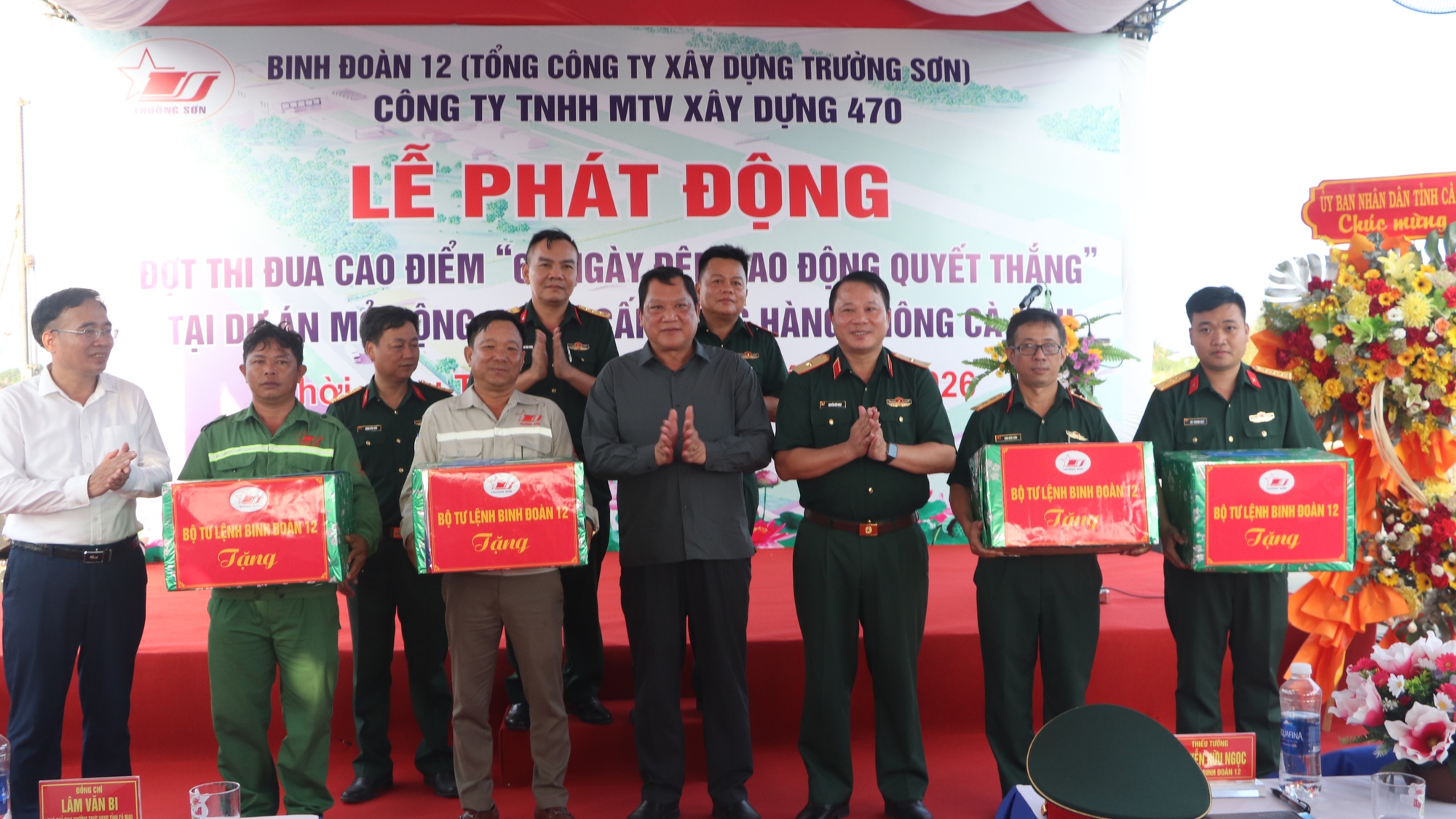 Ph&aacute;t động "60 ng&agrave;y đ&ecirc;m lao động quyết thắng" dự &aacute;n n&acirc;ng cấp Cảng h&agrave;ng kh&ocirc;ng C&agrave; Mau- Ảnh 1.
