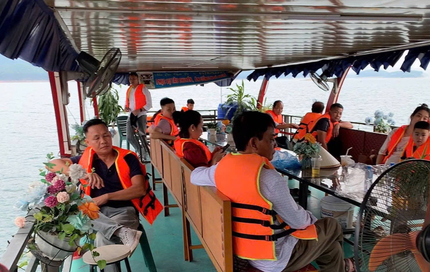 CSGT L&agrave;o Cai giữ b&igrave;nh y&ecirc;n Hồ Th&aacute;c B&agrave; dịp nghỉ lễ 30/4 - 1/5- Ảnh 24.