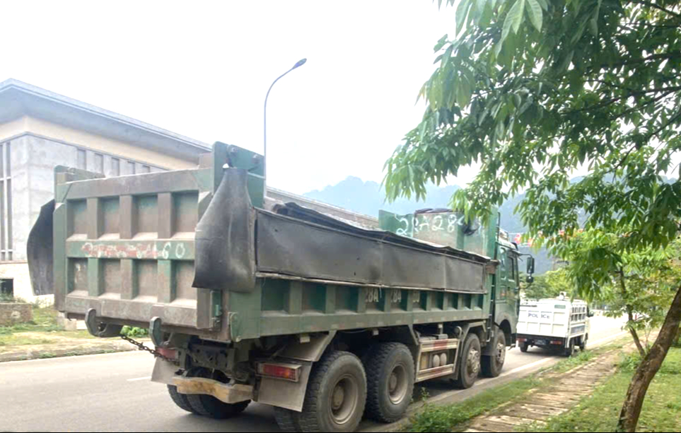 Tổng r&agrave; so&aacute;t xe tải trọng lớn, cơi nới th&ugrave;ng xe, xử l&yacute; nghi&ecirc;m vi phạm ở Ph&uacute; Thọ v&agrave; H&agrave; Tĩnh- Ảnh 3.