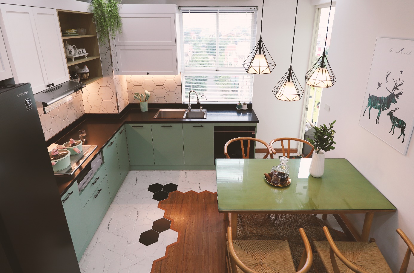 Mùi thức ăn “xuyên tường” trong chung cư: Khắc phục ra sao?- Ảnh 1. Mùi thức ăn “xuyên tường” trong chung cư: Khắc phục ra sao?- Ảnh 1.