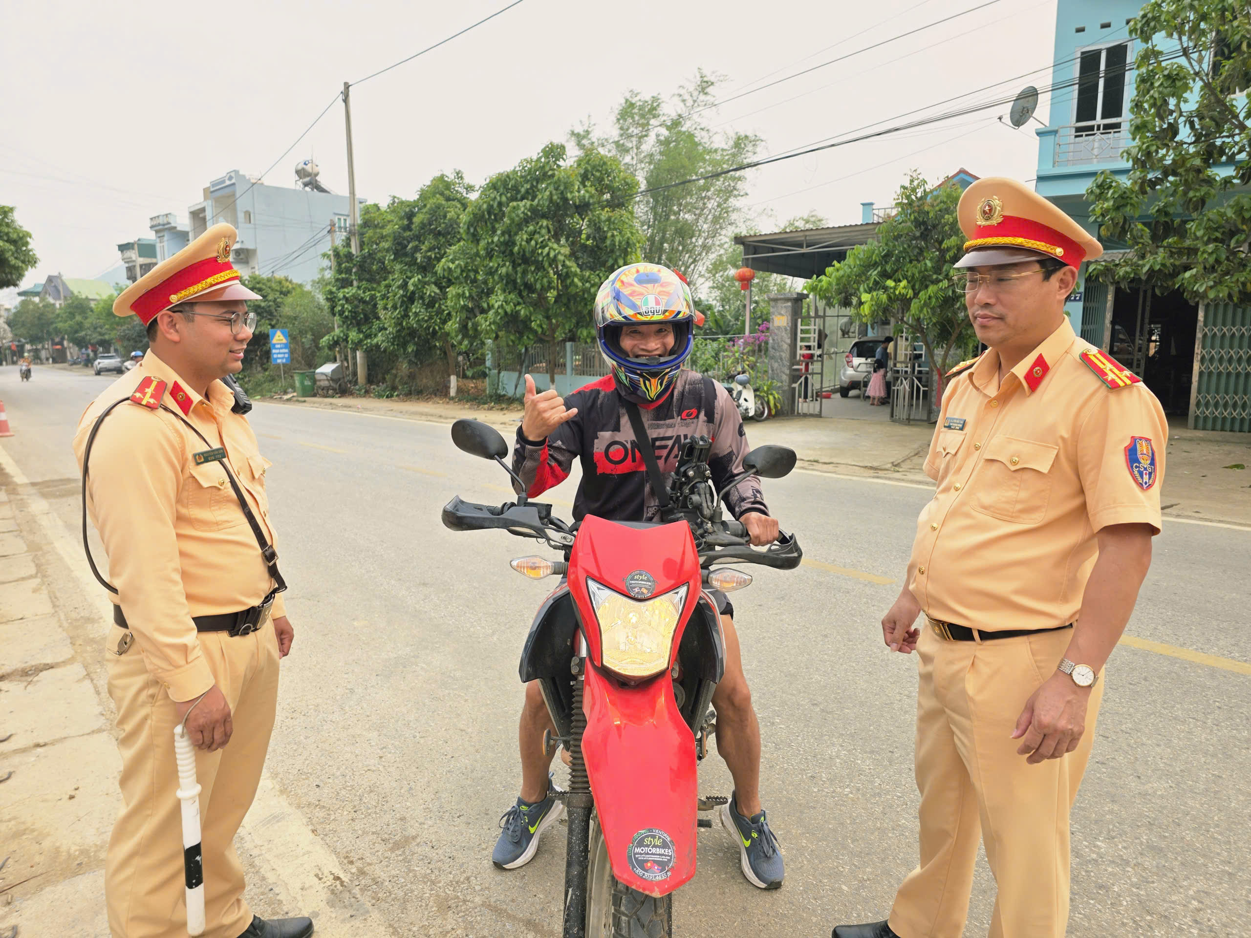 CSGT Sơn La chủ động đảm bảo ATGT trước cao điểm du lịch 30/4- Ảnh 4.