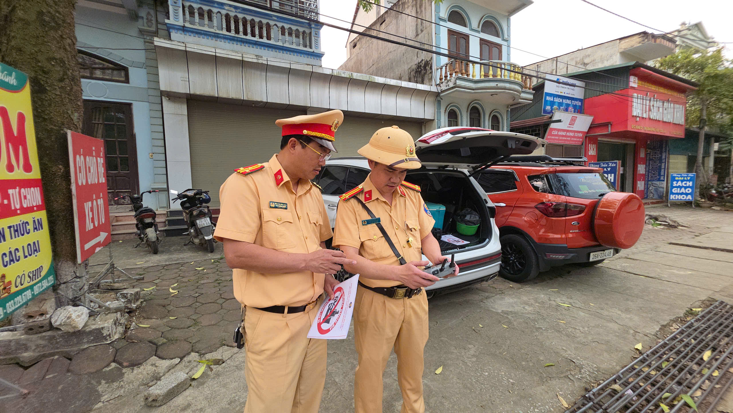 CSGT Sơn La chủ động đảm bảo ATGT trước cao điểm du lịch 30/4- Ảnh 1.