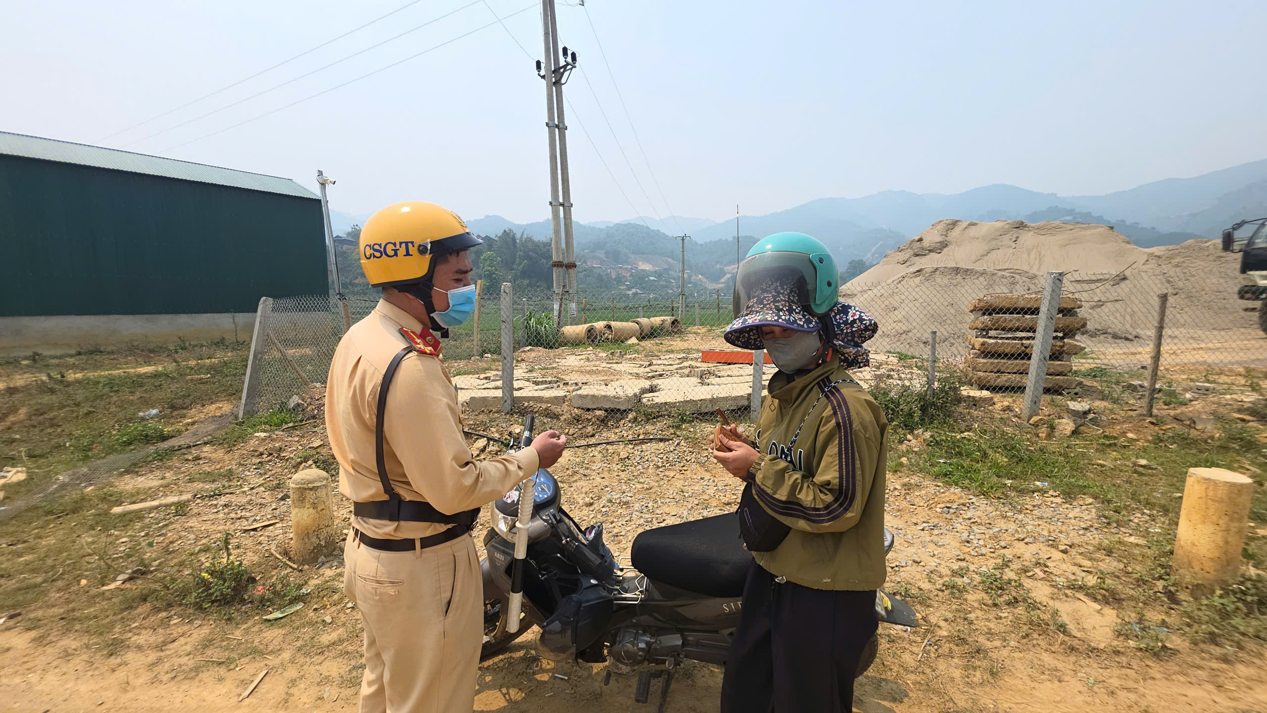 CSGT Sơn La chủ động đảm bảo ATGT trước cao điểm du lịch 30/4- Ảnh 9.