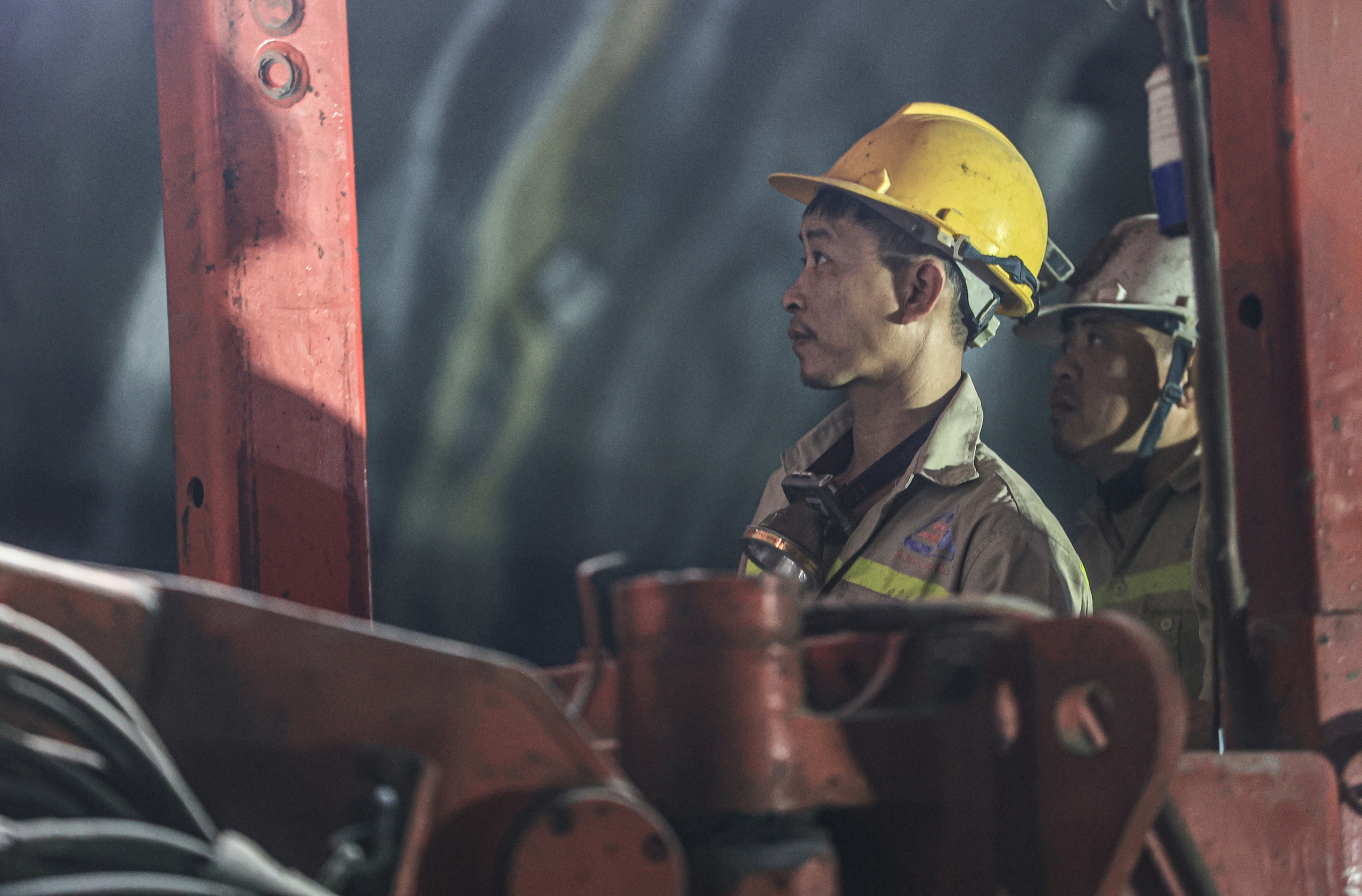 Bắt trọn nhịp thi c&ocirc;ng ng&agrave;y đ&ecirc;m tr&ecirc;n tuyến cao tốc Y&ecirc;n B&aacute;i - L&agrave;o Cai- Ảnh 4.