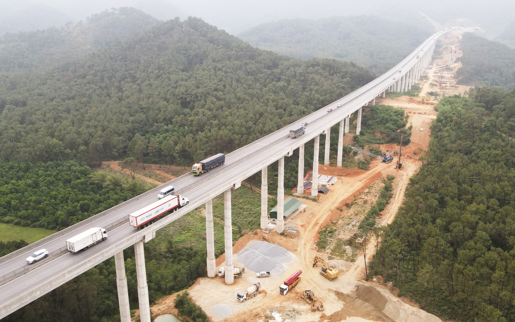 Gi&aacute; nhi&ecirc;n liệu, vật liệu tăng cao, nh&agrave; thầu hầm Thần Vũ nỗ lực duy tr&igrave; tiến độ