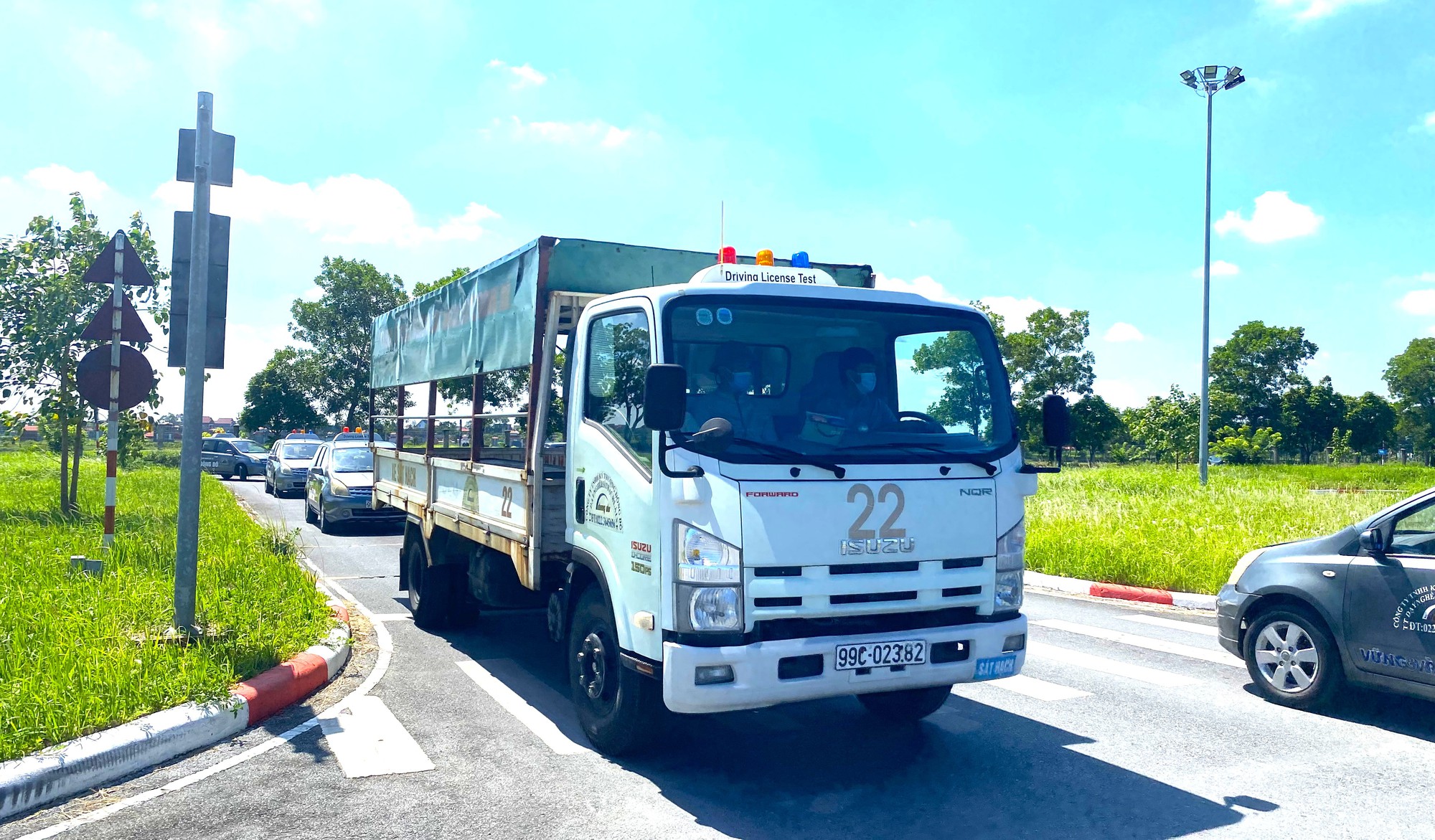 Ch&iacute;nh thức cho ph&eacute;p xe tập l&aacute;i hạng C được đ&agrave;o tạo hạng C1- Ảnh 1.