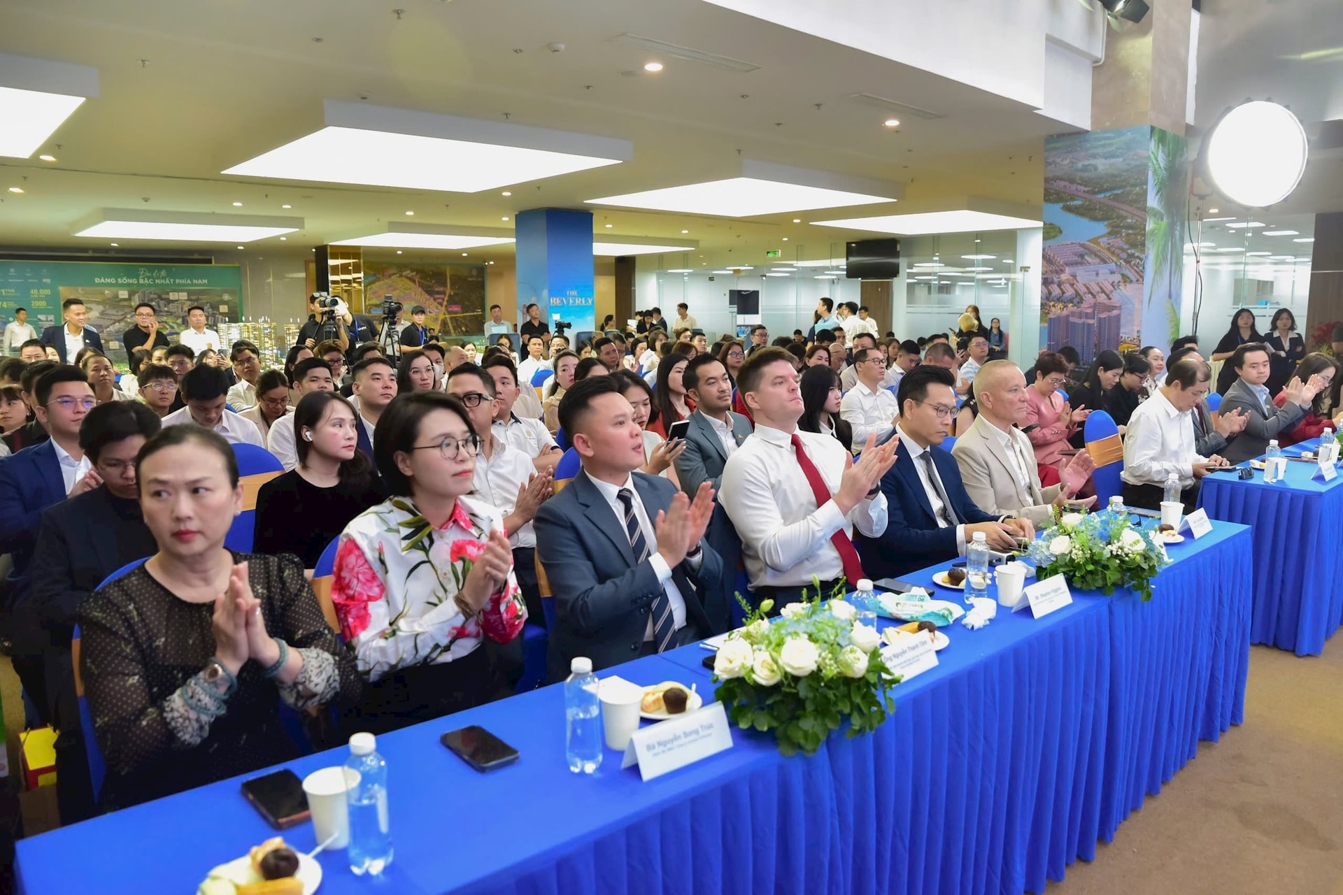 Bất động sản Việt Nam hưởng lợi trước cơ hội dòng vốn ngoại đổ bộ- Ảnh 2.