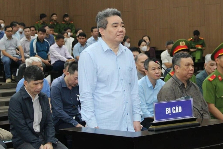 Cựu Thứ trưởng Ho&agrave;ng Văn Thắng nhận hối lộ 4,5 tỷ đồng, bị tuy&ecirc;n phạt 4 năm t&ugrave;- Ảnh 3.