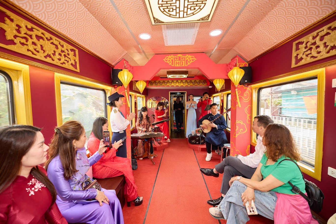 Tăng t&agrave;u H&agrave; Nội - TP.HCM v&agrave; nhiều tuyến du lịch dịp lễ 30/4- Ảnh 1.