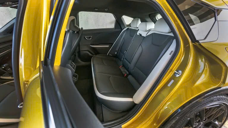 KIA K4 2026 có kích thước vượt trội so với đối thủ- Ảnh 6.