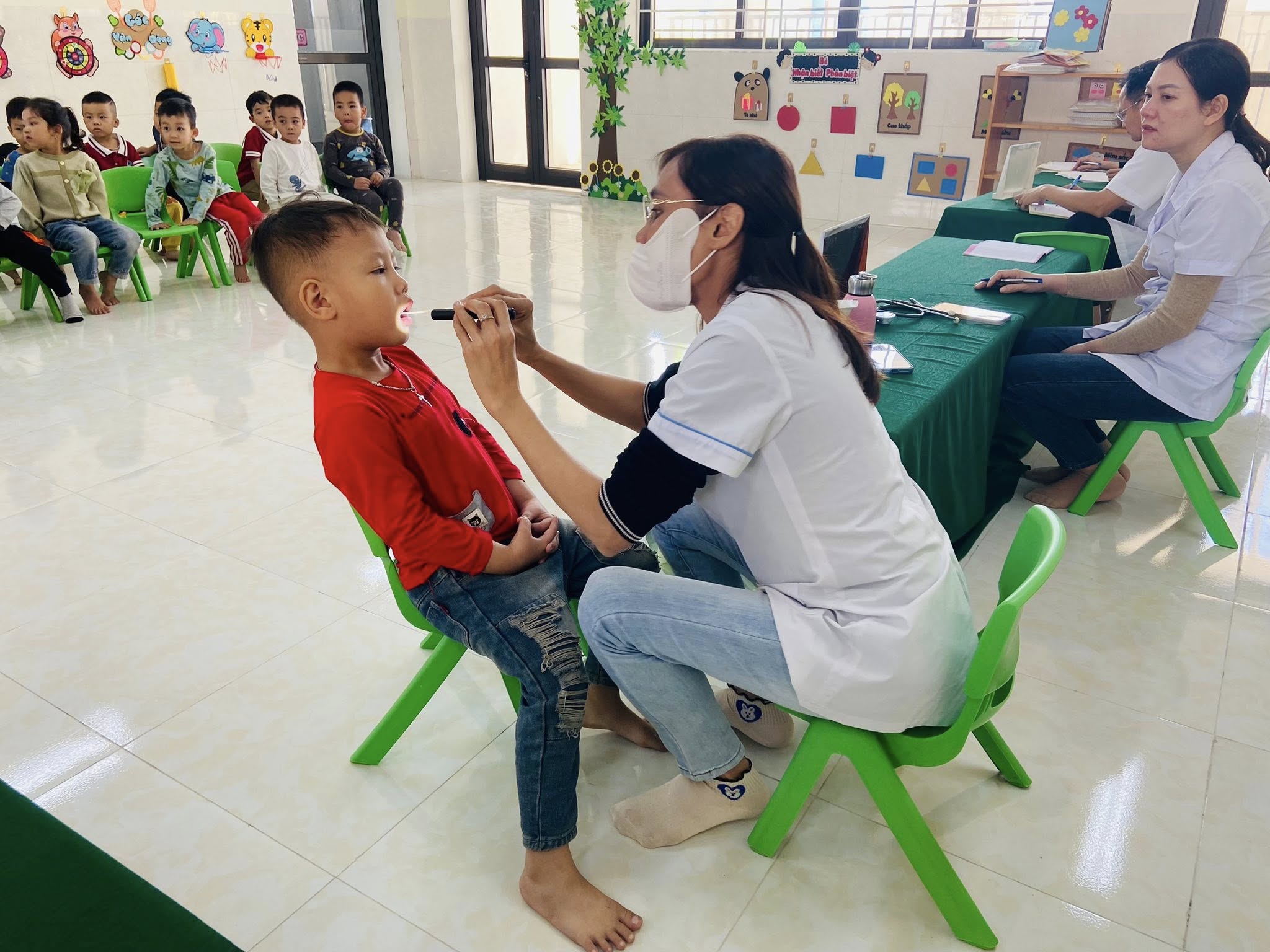 Trường học H&agrave; Nội siết chặt ph&ograve;ng, chống bệnh tay ch&acirc;n miệng- Ảnh 7.