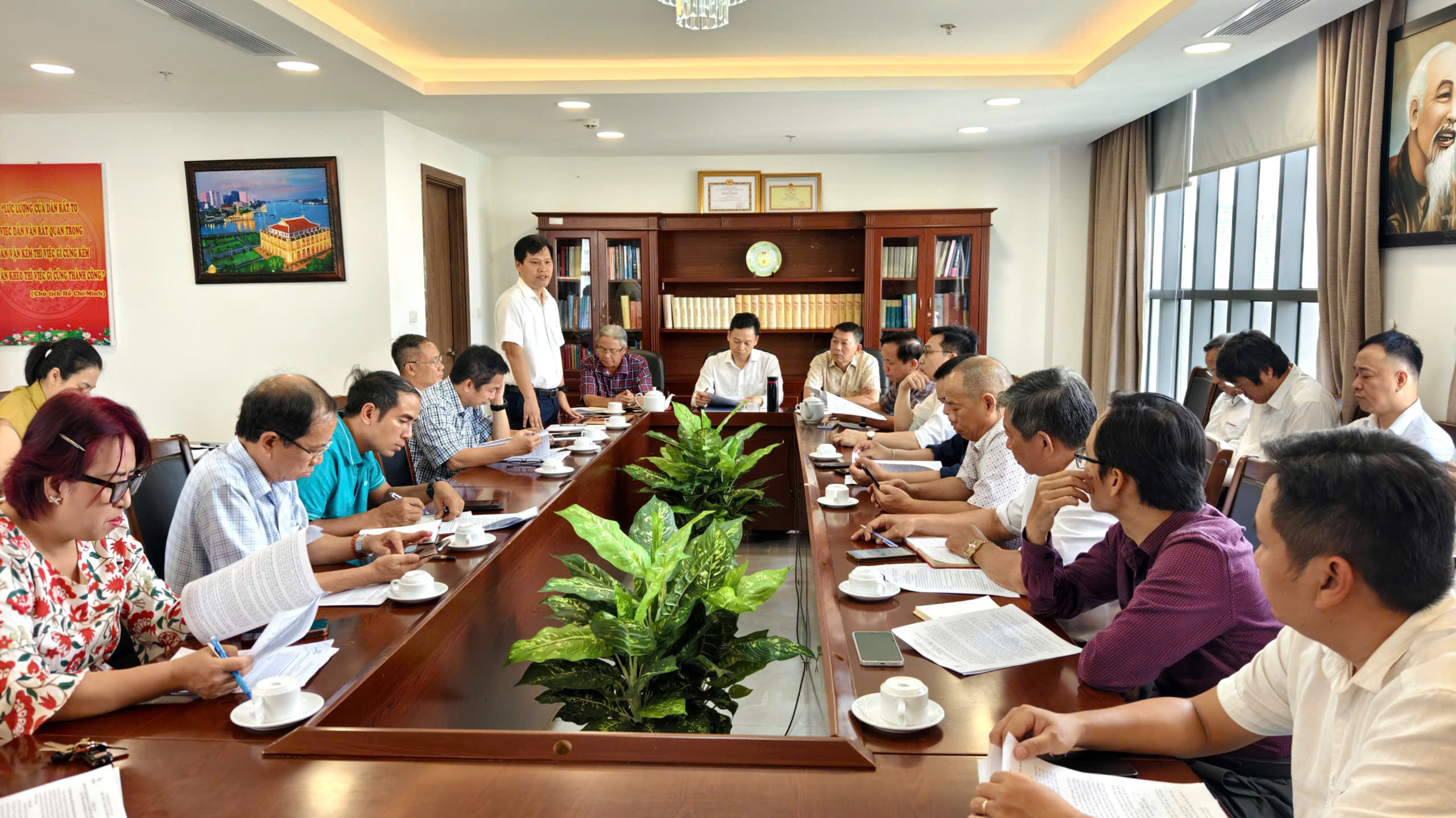 Nắng nóng gay gắt: Ngành điện miền Nam đẩy mạnh tuyên truyền tiết kiệm điện- Ảnh 2. Nắng nóng gay gắt: Ngành điện miền Nam đẩy mạnh tuyên truyền tiết kiệm điện- Ảnh 2.