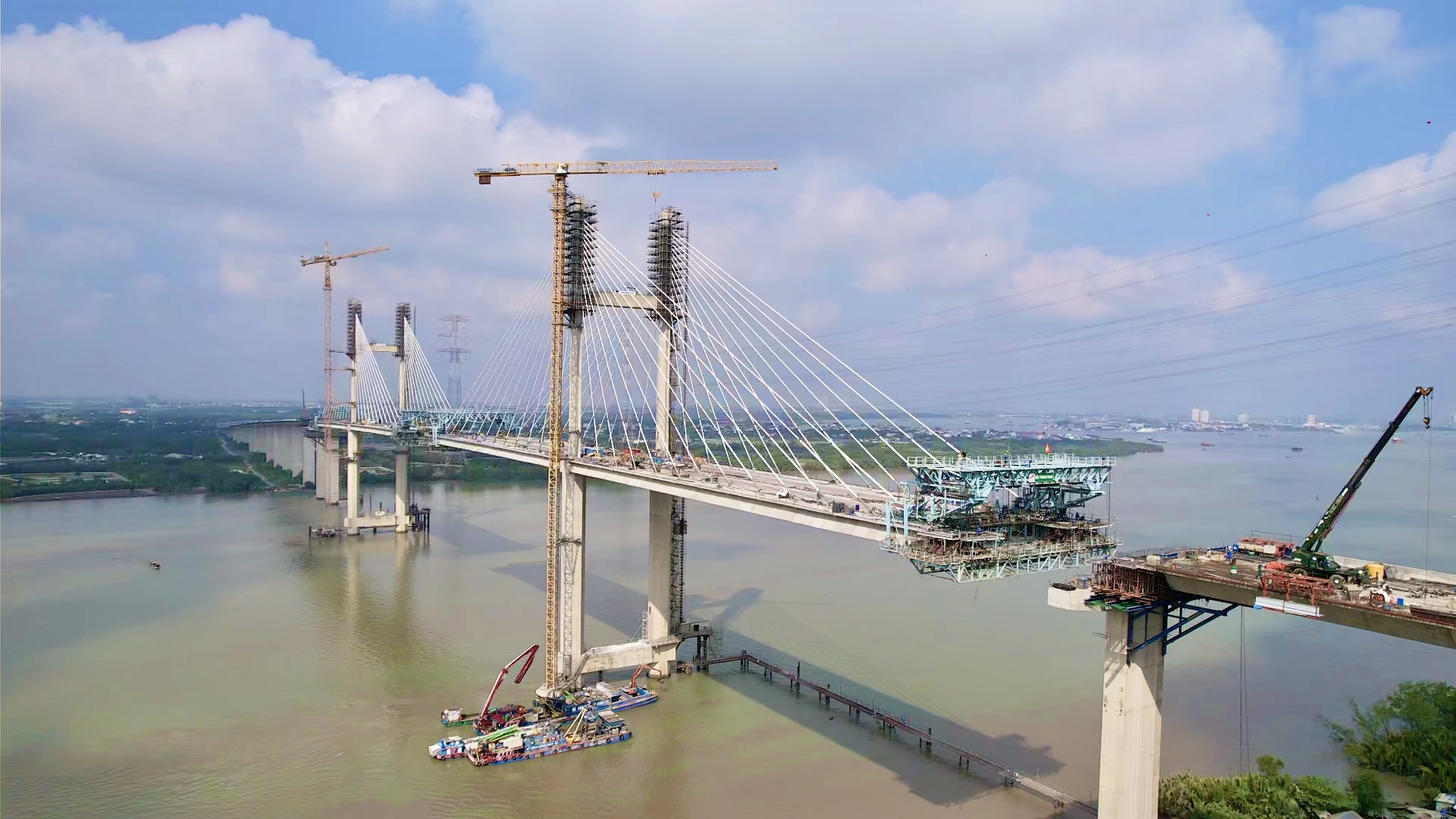 Dốc lực thi công cầu Phước Khánh để kịp về đích tháng 7- Ảnh 1. Dốc lực thi công cầu Phước Khánh để kịp về đích tháng 7- Ảnh 1.