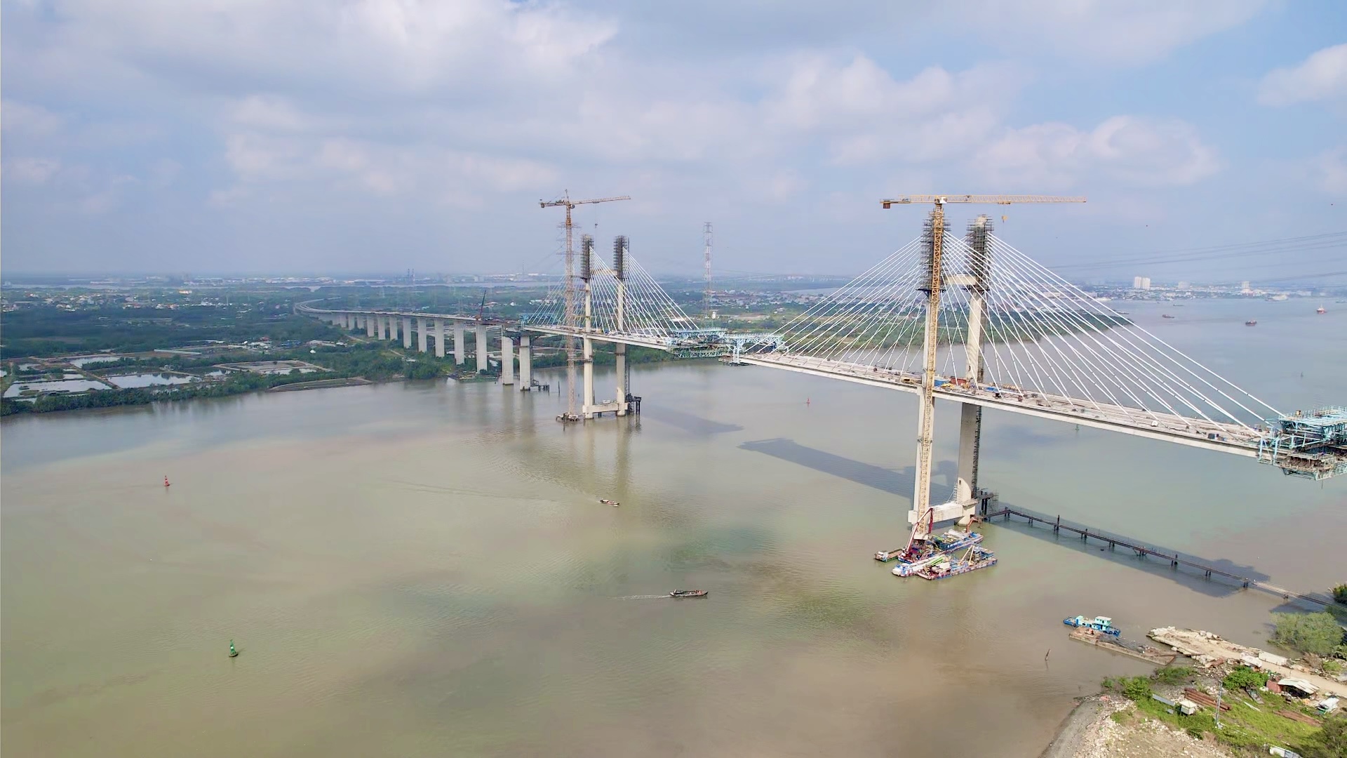 Dốc lực thi công cầu Phước Khánh để kịp về đích tháng 7- Ảnh 3. Dốc lực thi công cầu Phước Khánh để kịp về đích tháng 7- Ảnh 3.