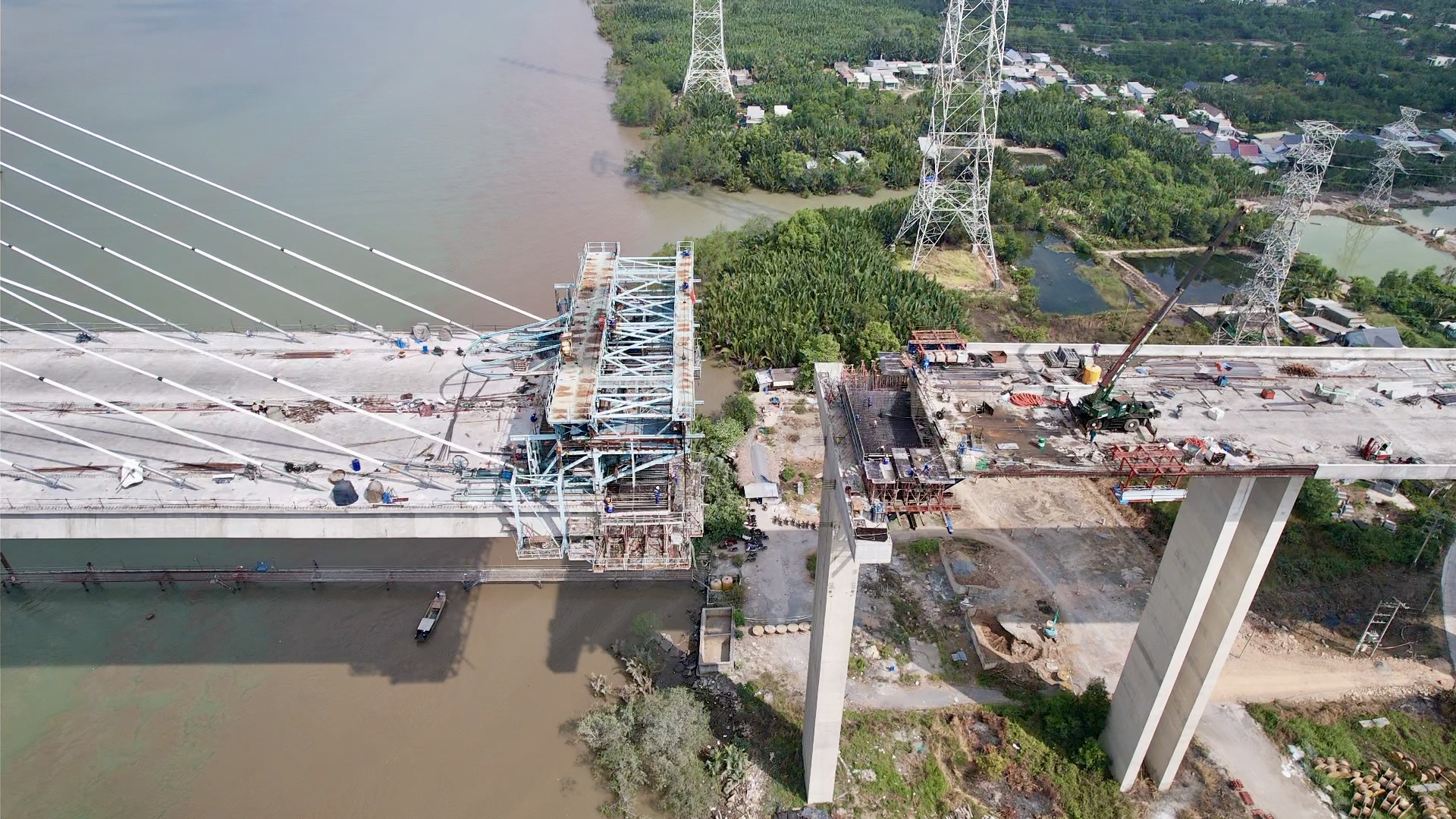 Dốc lực thi công cầu Phước Khánh để kịp về đích tháng 7- Ảnh 10. Dốc lực thi công cầu Phước Khánh để kịp về đích tháng 7- Ảnh 10.