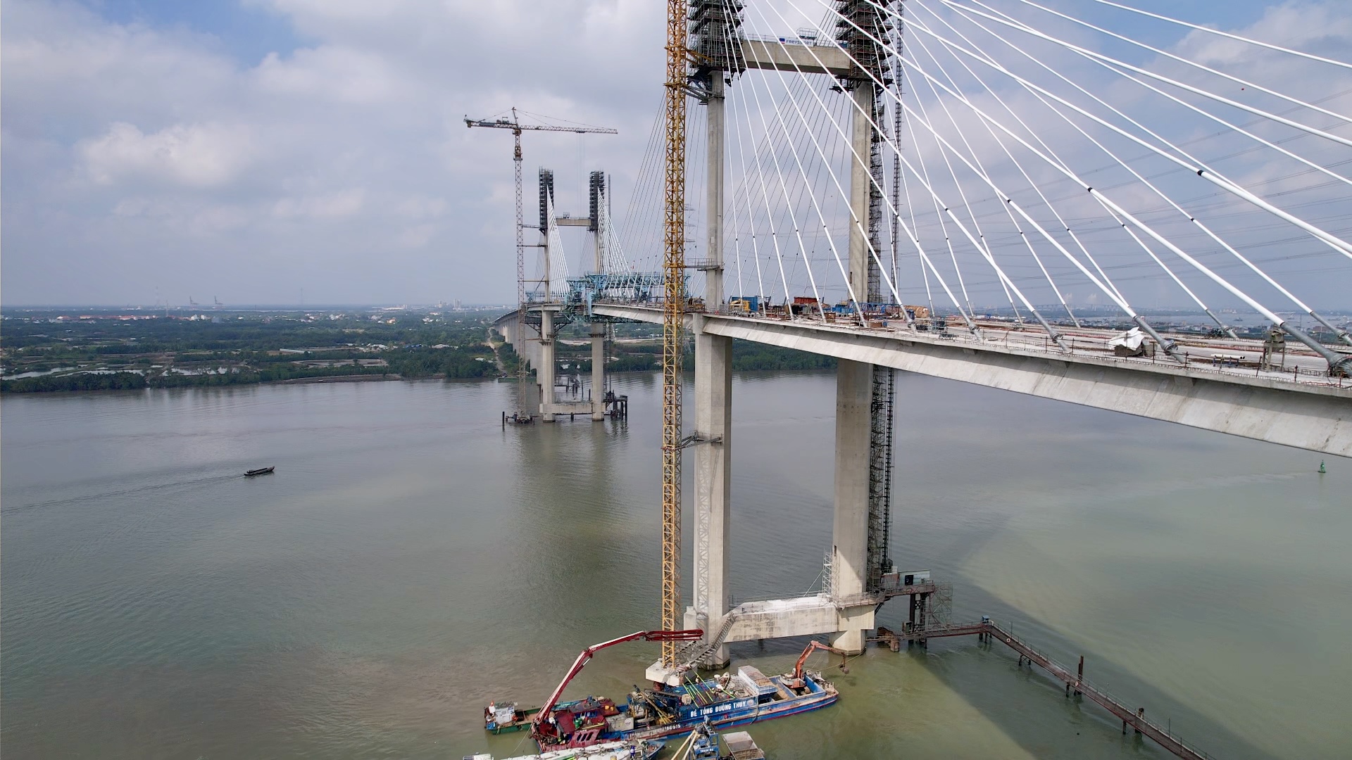 Dốc lực thi công cầu Phước Khánh để kịp về đích tháng 7- Ảnh 13. Dốc lực thi công cầu Phước Khánh để kịp về đích tháng 7- Ảnh 13.