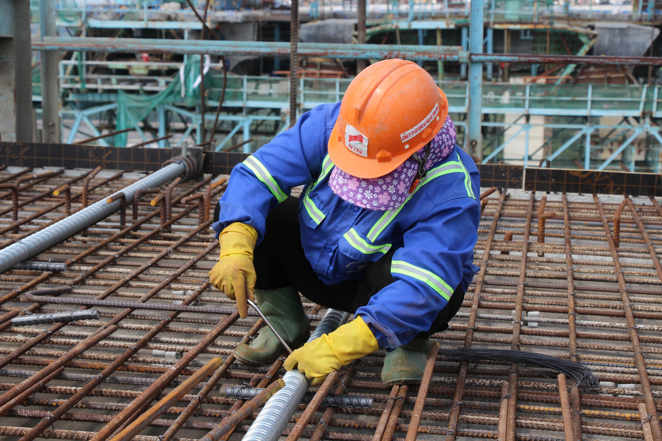 Dốc lực thi công cầu Phước Khánh để kịp về đích tháng 7- Ảnh 9. Dốc lực thi công cầu Phước Khánh để kịp về đích tháng 7- Ảnh 9.