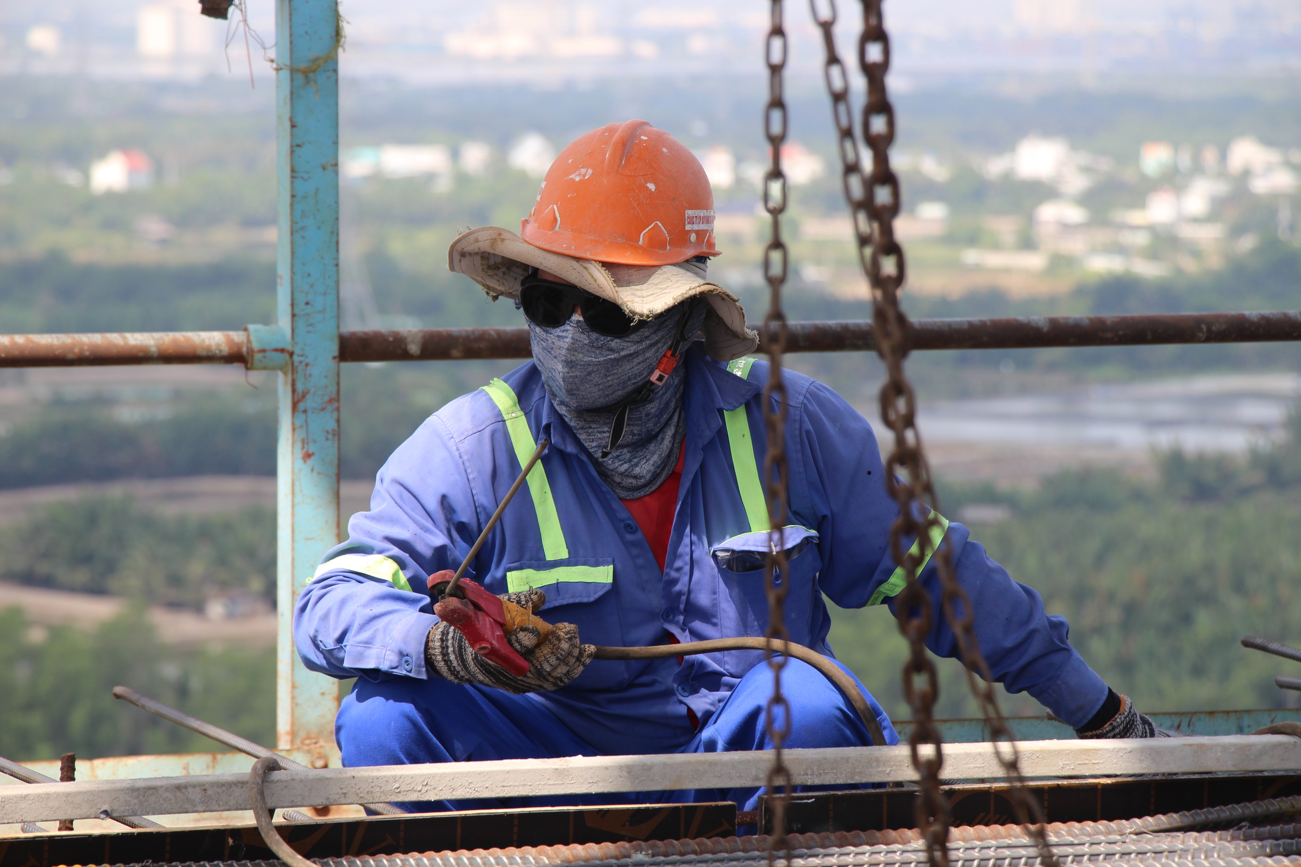 Dốc lực thi công cầu Phước Khánh để kịp về đích tháng 7- Ảnh 5. Dốc lực thi công cầu Phước Khánh để kịp về đích tháng 7- Ảnh 5.