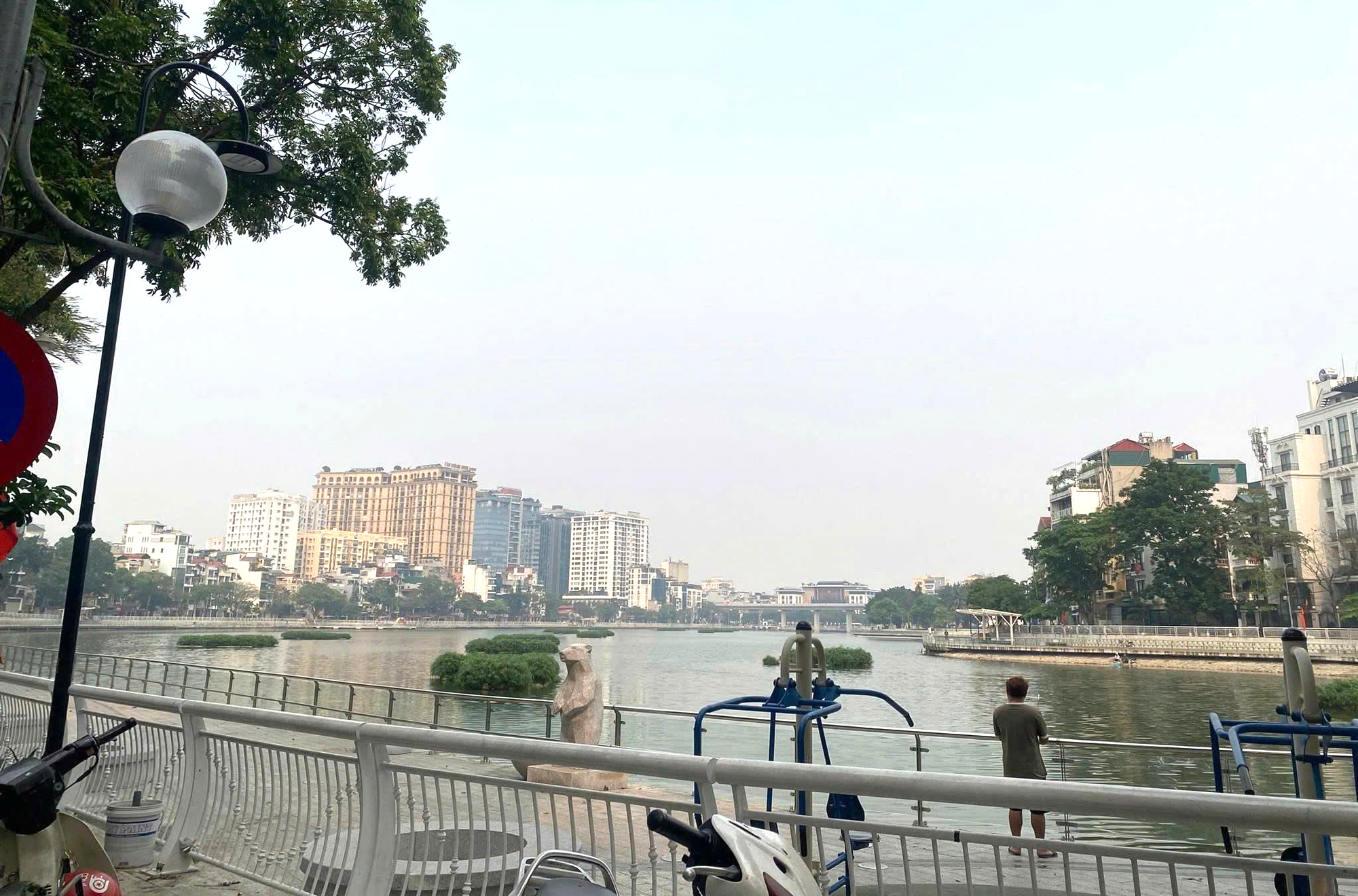 Thị trường căn hộ Hà Nội hấp thu chậm; chủ đầu tư ở TP.HCM thận trọng ra hàng- Ảnh 1. Thị trường căn hộ Hà Nội hấp thu chậm; chủ đầu tư ở TP.HCM thận trọng ra hàng- Ảnh 1.