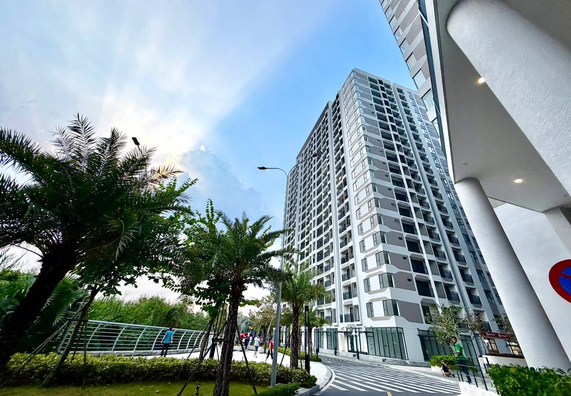 Thị trường căn hộ Hà Nội hấp thu chậm; chủ đầu tư ở TP.HCM thận trọng ra hàng- Ảnh 2. Thị trường căn hộ Hà Nội hấp thu chậm; chủ đầu tư ở TP.HCM thận trọng ra hàng- Ảnh 2.