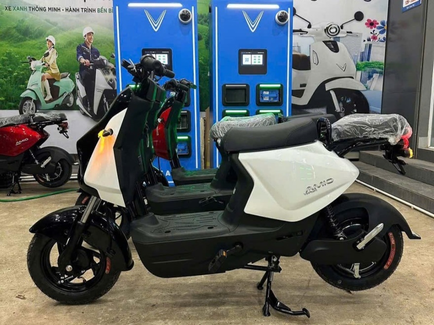 VinFast Amio: Xe máy điện "đo ni đóng giày" cho học sinh và người nội trợ- Ảnh 1. VinFast Amio: Xe máy điện "đo ni đóng giày" cho học sinh và người nội trợ- Ảnh 1.