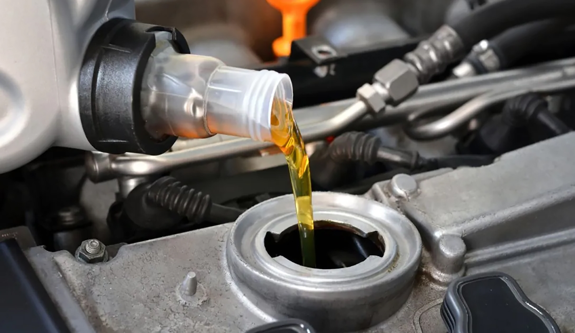 Những sai lầm khi thay dầu động cơ cần tránh- Ảnh 1.