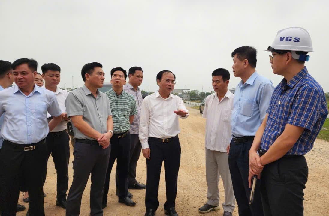 Thứ trưởng Nguyễn Văn Sinh: Tiếp tục gỡ vướng, đẩy nhanh tiến độ dự án nhà ở xã hội- Ảnh 4. Thứ trưởng Nguyễn Văn Sinh: Tiếp tục gỡ vướng, đẩy nhanh tiến độ dự án nhà ở xã hội- Ảnh 4.