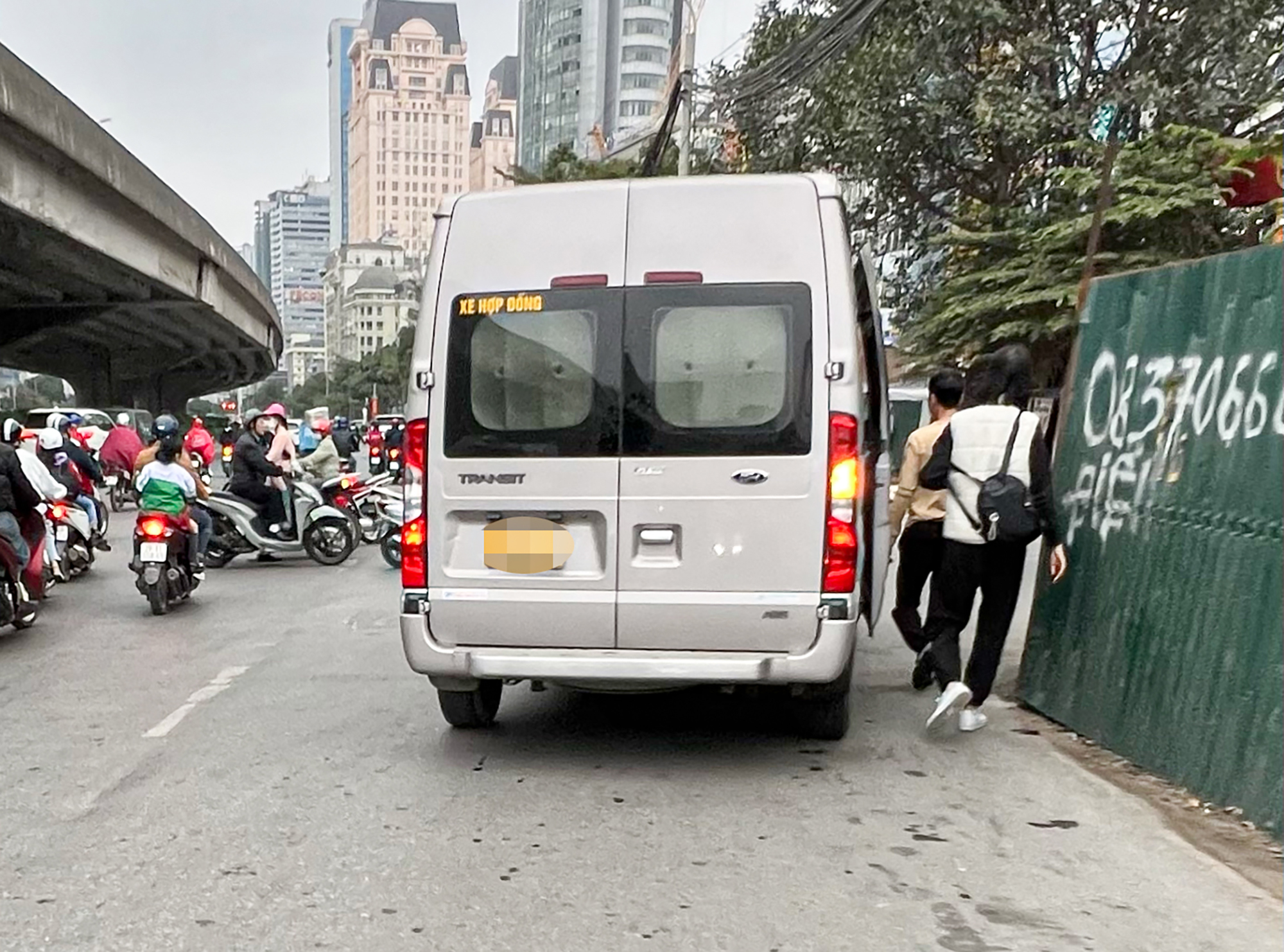 Li&ecirc;n th&ocirc;ng dữ liệu, chặn xe hợp đồng tr&aacute; h&igrave;nh- Ảnh 1.