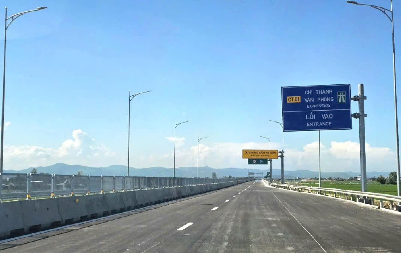 Khai th&aacute;c đồng bộ 12 dự &aacute;n th&agrave;nh phần cao tốc Bắc - Nam trong th&aacute;ng 4- Ảnh 1.