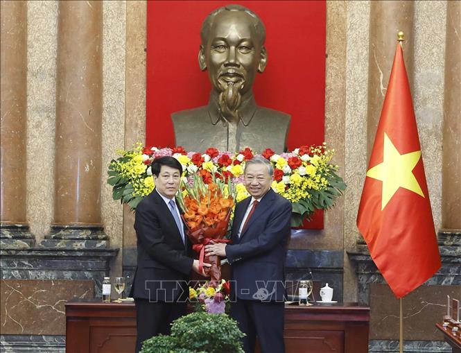 Tổng B&iacute; thư T&ocirc; L&acirc;m nhận b&agrave;n giao c&ocirc;ng t&aacute;c Chủ tịch nước- Ảnh 3.