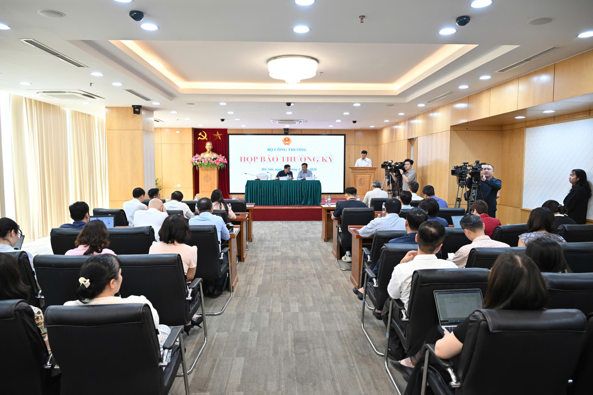 Nỗ lực giữ nhịp xuất khẩu, hướng tới mục ti&ecirc;u xuất si&ecirc;u năm 2026- Ảnh 1.