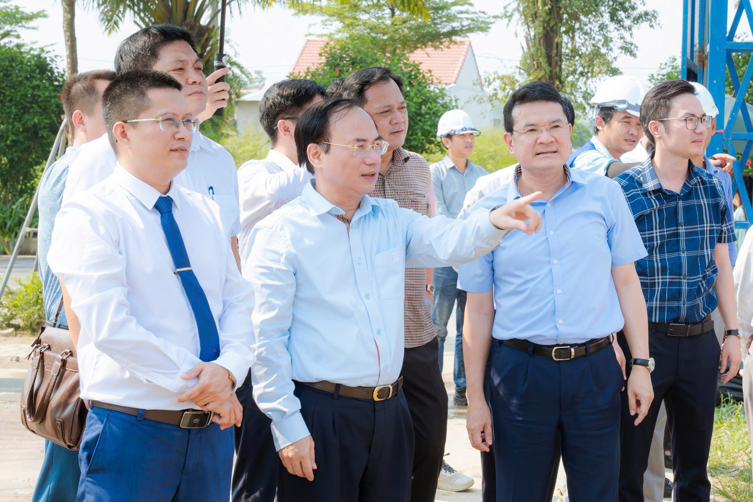 Thứ trưởng Nguyễn Văn Sinh: Huế cần dồn lực hoàn thành chỉ tiêu 3.200 căn nhà ở xã hội- Ảnh 4.