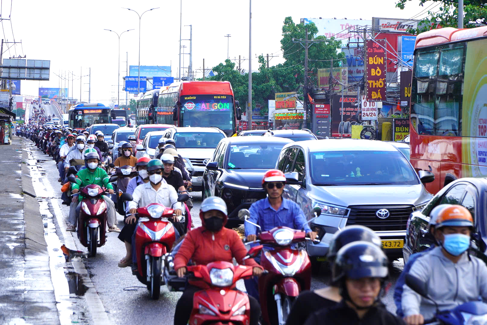 &ldquo;Mắt thần&rdquo; v&agrave; luật mới k&eacute;o giảm vi phạm giao th&ocirc;ng ở TP.HCM- Ảnh 3.