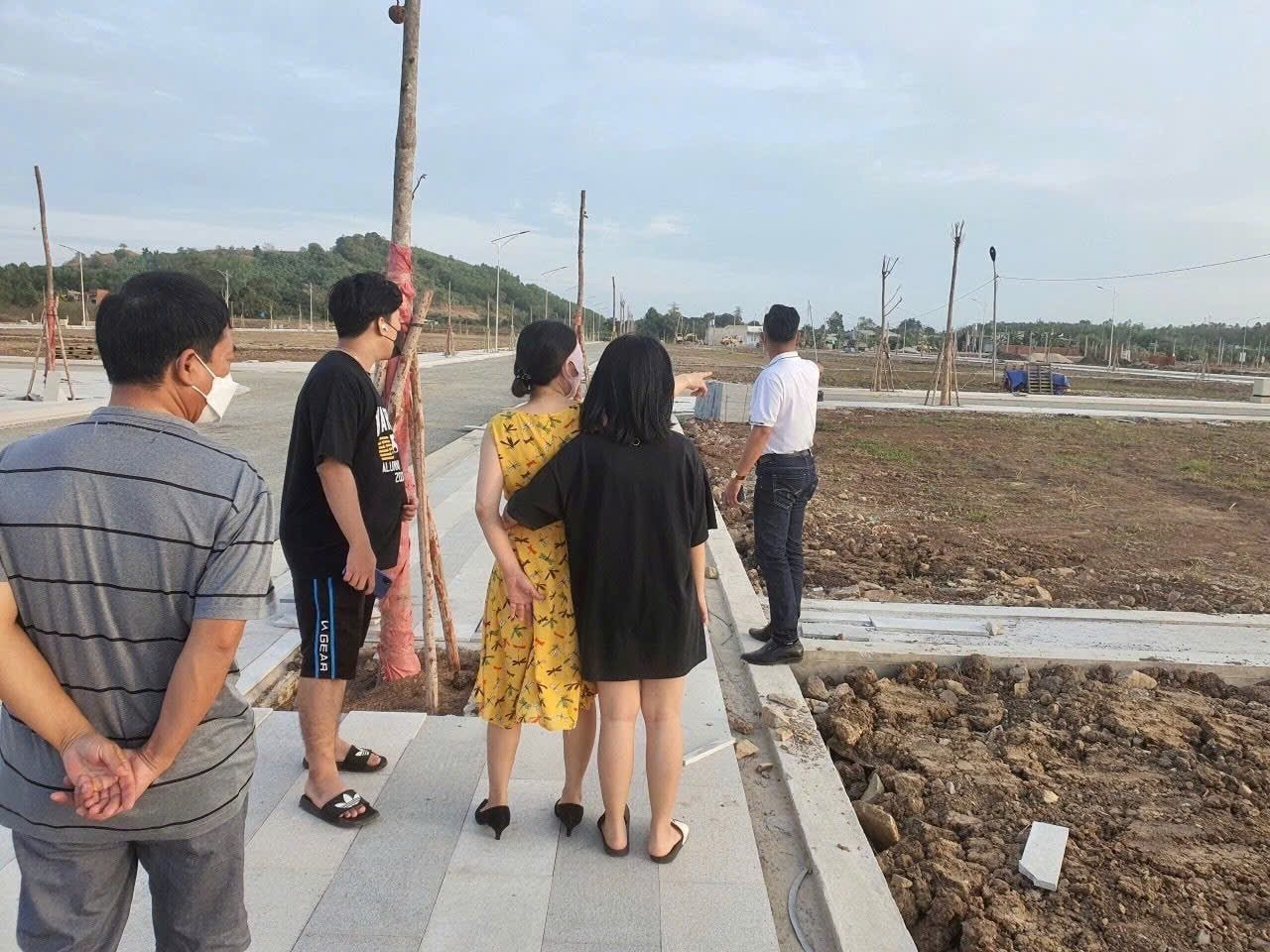 Cò đất hết thời: Từ “ngai vàng” xuống cảnh "ôm bom" hàng tỷ đồng- Ảnh 1.