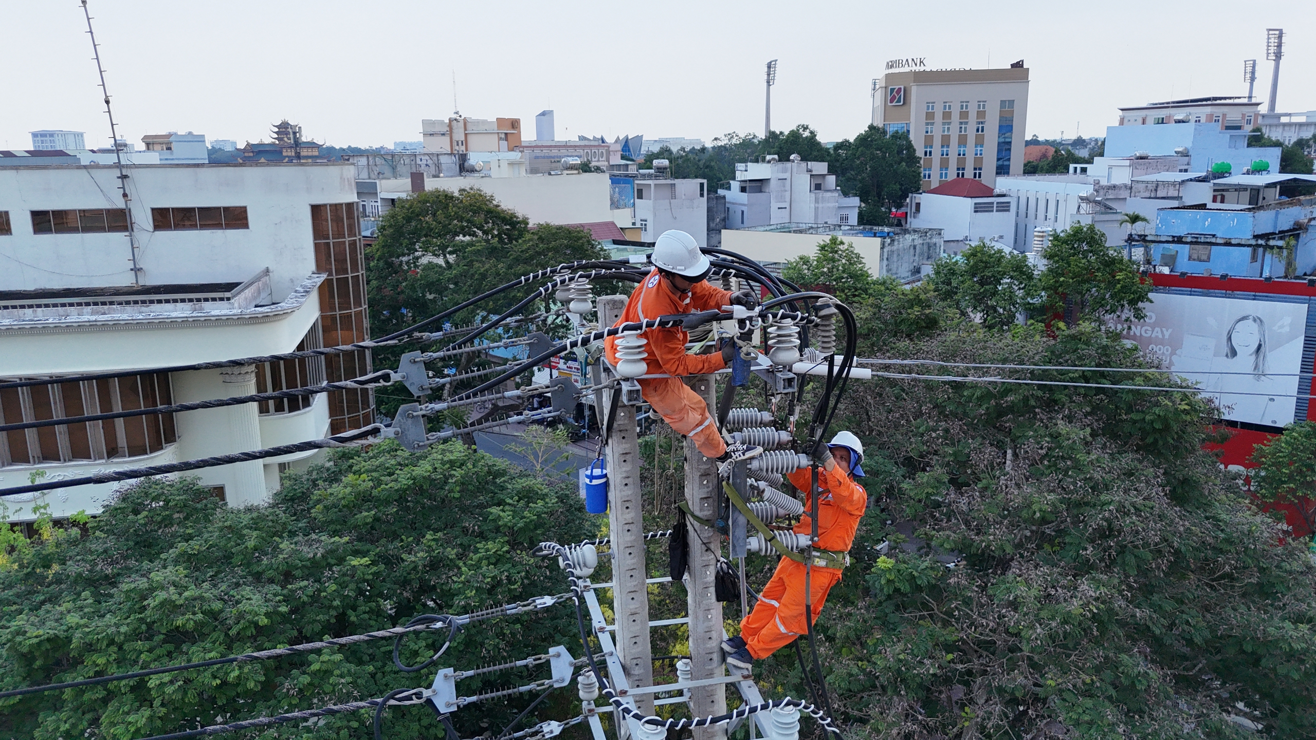 EVNSPC đảm bảo cấp điện an to&agrave;n, ổn định tại c&aacute;c tỉnh ph&iacute;a Nam trong 4 th&aacute;ng đầu năm- Ảnh 3.