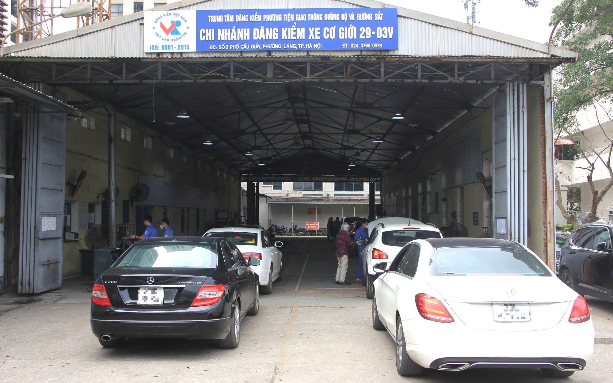 Hiểu đ&uacute;ng mức kh&iacute; thải &ocirc; t&ocirc; ghi tr&ecirc;n tem đăng kiểm