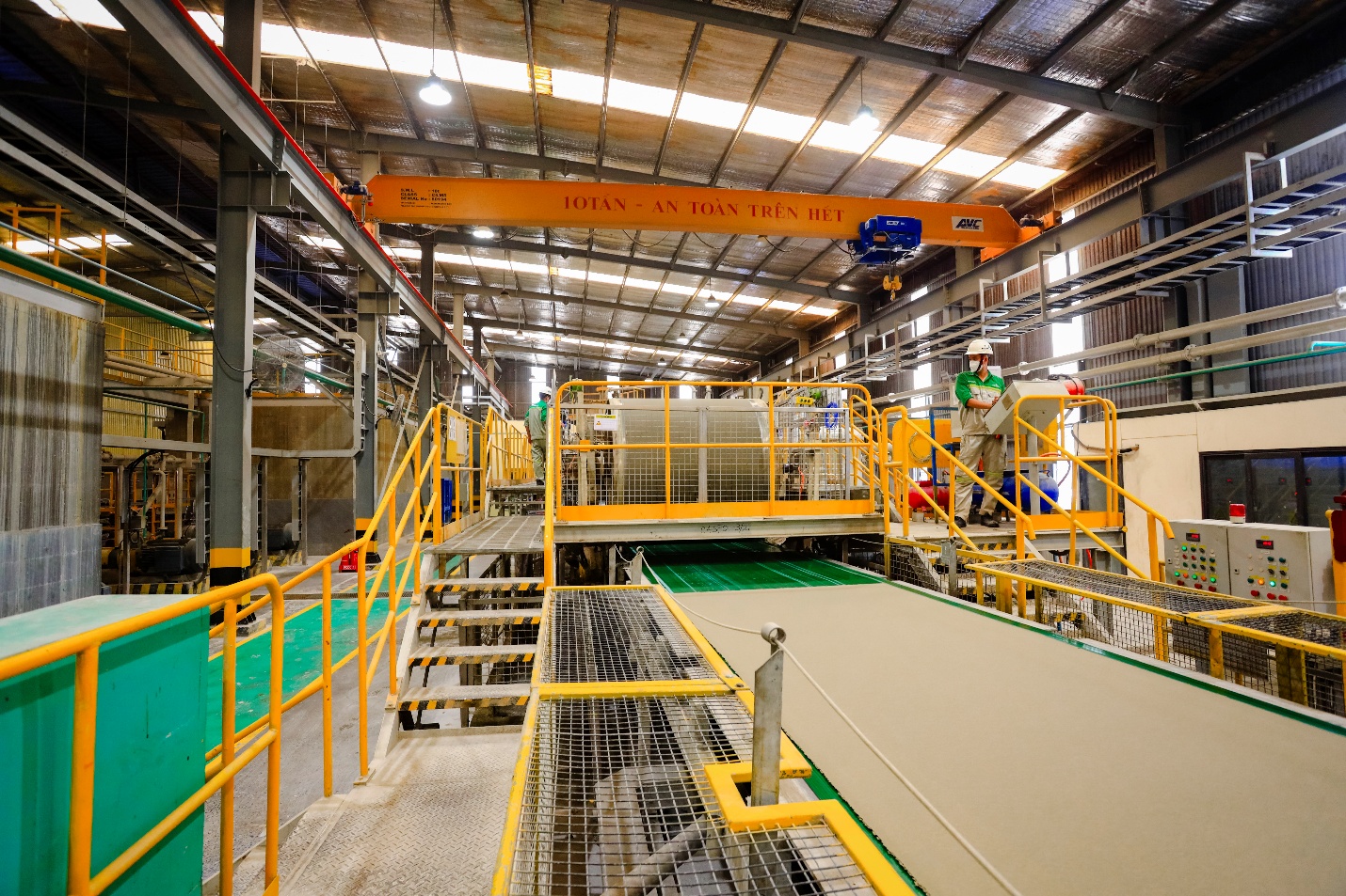 Nh&agrave; m&aacute;y tấm xi măng sợi đầu ti&ecirc;n đạt mục ti&ecirc;u zero carbon tại Việt Nam - Ảnh 9.
