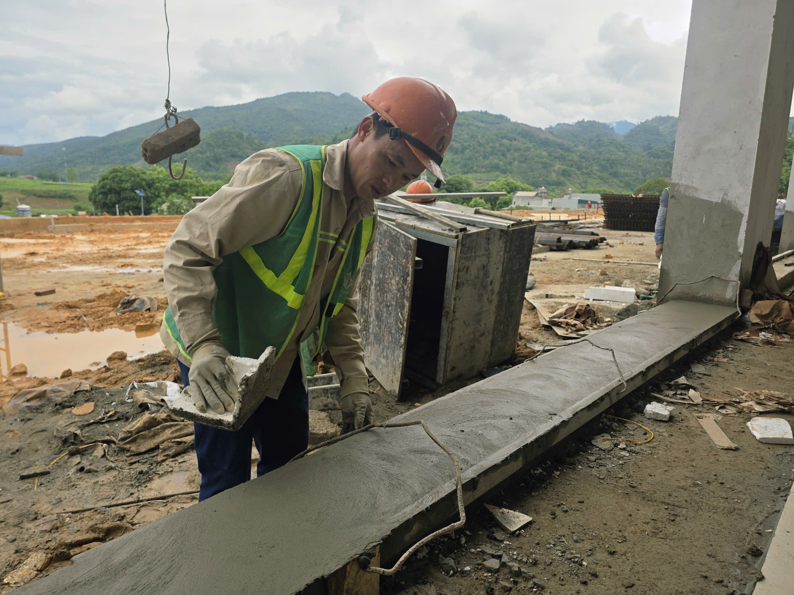 Trường li&ecirc;n cấp Phong Thổ ở Lai Ch&acirc;u ho&agrave;n th&agrave;nh vượt tiến độ hơn 2 th&aacute;ng
- Ảnh 8.