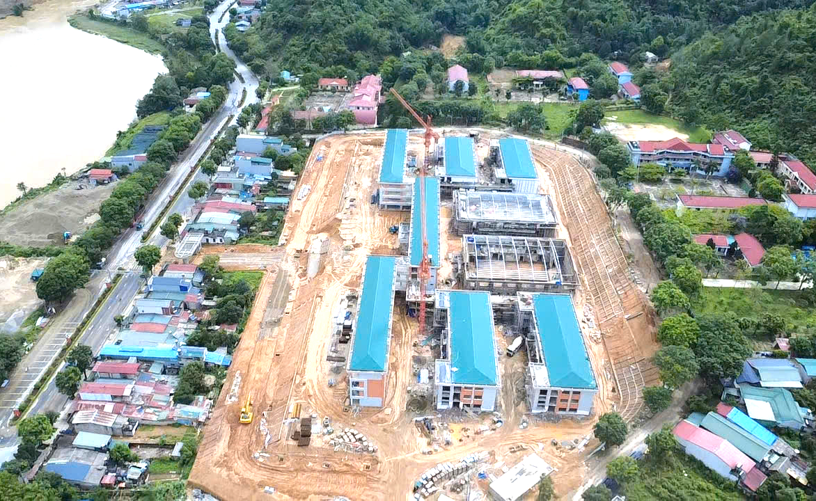 Trường li&ecirc;n cấp Phong Thổ ở Lai Ch&acirc;u ho&agrave;n th&agrave;nh vượt tiến độ hơn 2 th&aacute;ng
- Ảnh 2.