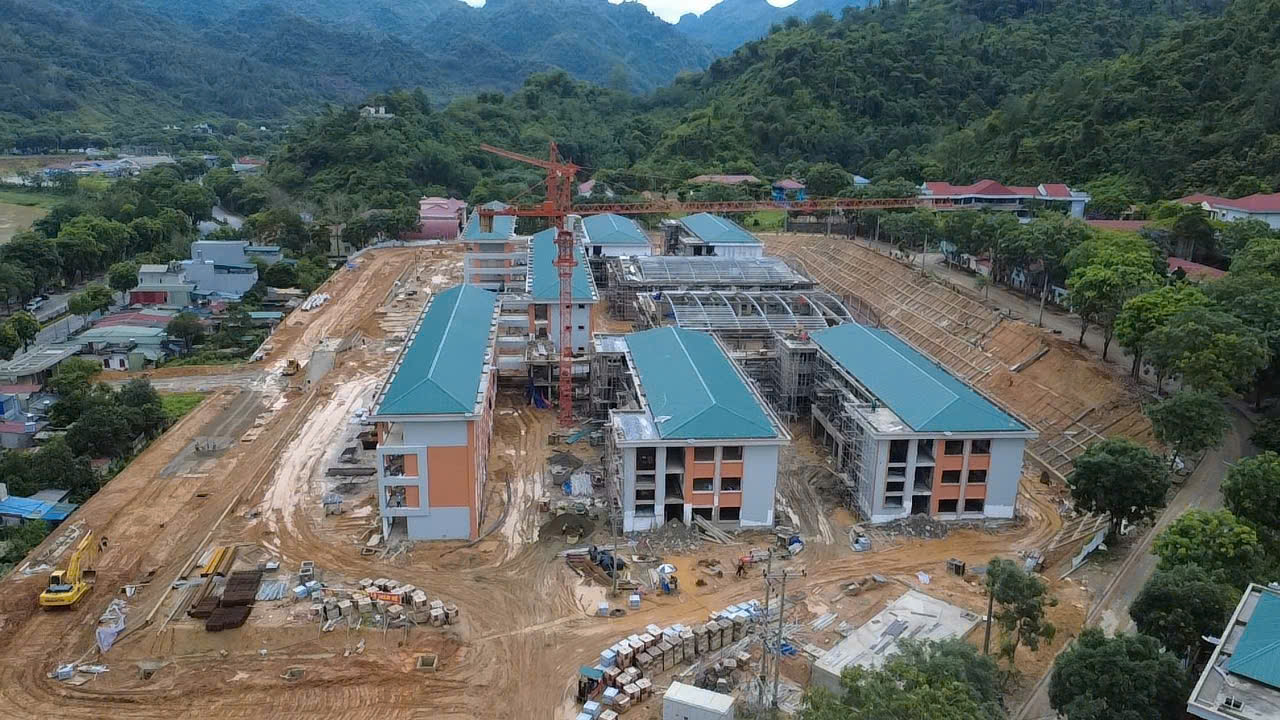 Trường li&ecirc;n cấp Phong Thổ ở Lai Ch&acirc;u ho&agrave;n th&agrave;nh vượt tiến độ hơn 2 th&aacute;ng
- Ảnh 5.