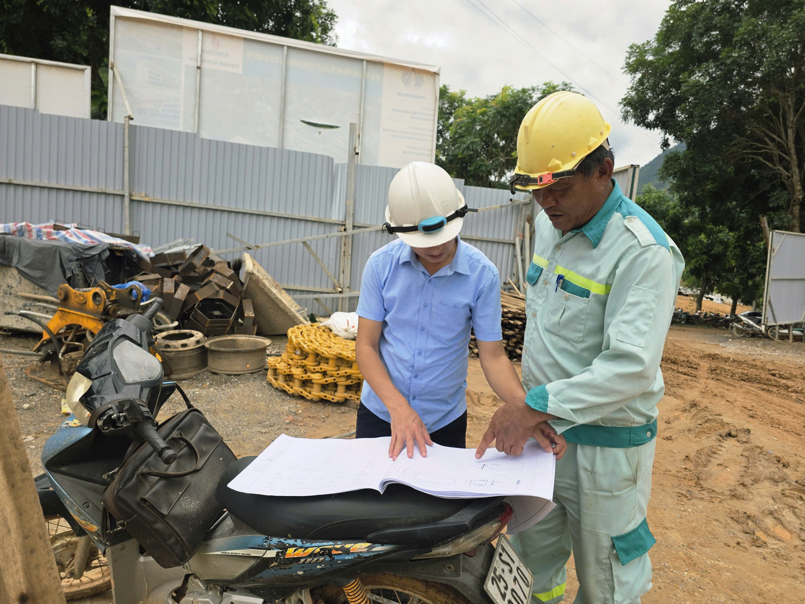 Trường li&ecirc;n cấp Phong Thổ ở Lai Ch&acirc;u ho&agrave;n th&agrave;nh vượt tiến độ hơn 2 th&aacute;ng
- Ảnh 10.
