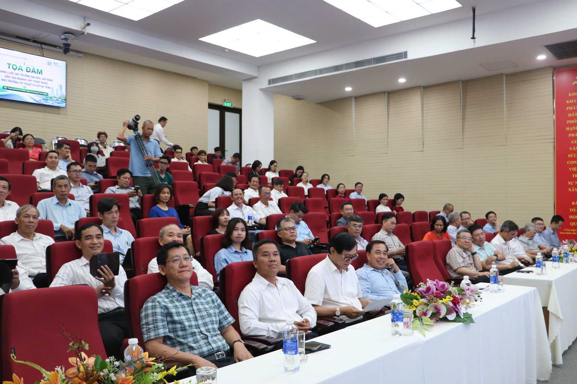Ngành nước trước áp lực đô thị hóa: Cần đổi mới đào tạo nhân lực- Ảnh 2. Ngành nước trước áp lực đô thị hóa: Cần đổi mới đào tạo nhân lực- Ảnh 2.