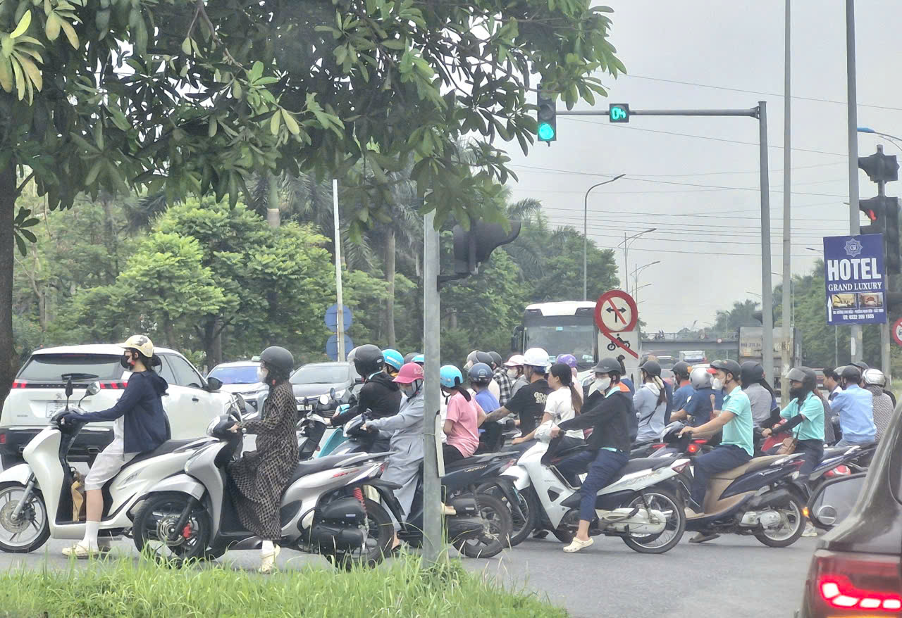 Bắc Ninh: Giảm t&igrave;nh trạng &ugrave;n tắc giao th&ocirc;ng tại c&aacute;c điểm n&oacute;ng KCN- Ảnh 4.