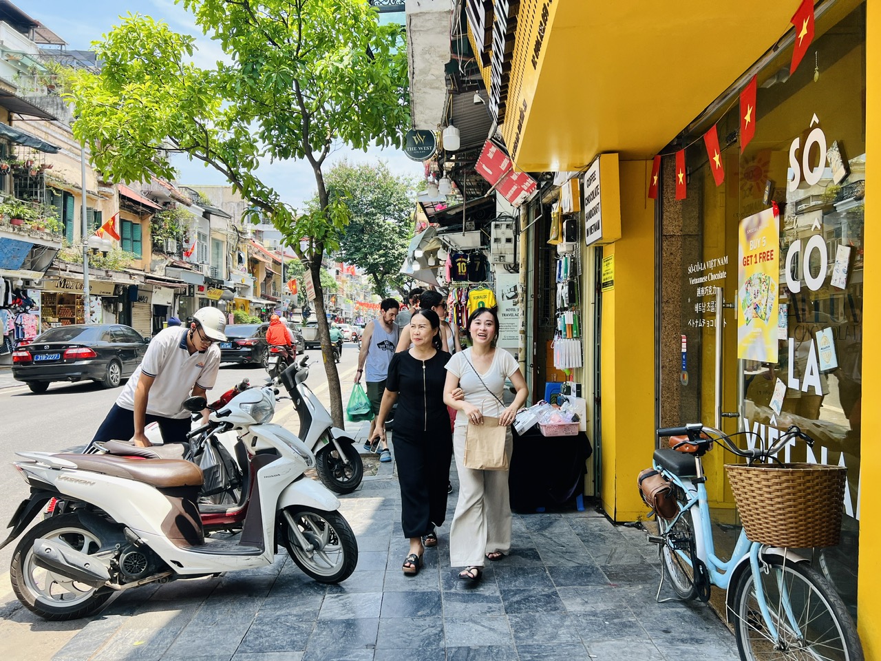 H&agrave; Nội: Cận cảnh c&aacute;c tuyến phố c&oacute; mức ph&iacute; sử dụng tạm thời vỉa h&egrave; l&ograve;ng đường cao nhất- Ảnh 11.