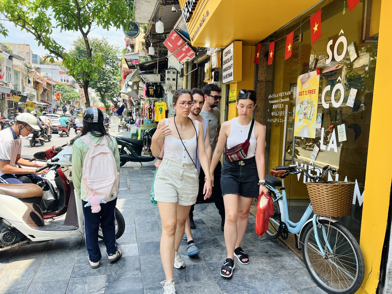 H&agrave; Nội: Cận cảnh c&aacute;c tuyến phố c&oacute; mức ph&iacute; sử dụng tạm thời vỉa h&egrave; l&ograve;ng đường cao nhất- Ảnh 13.