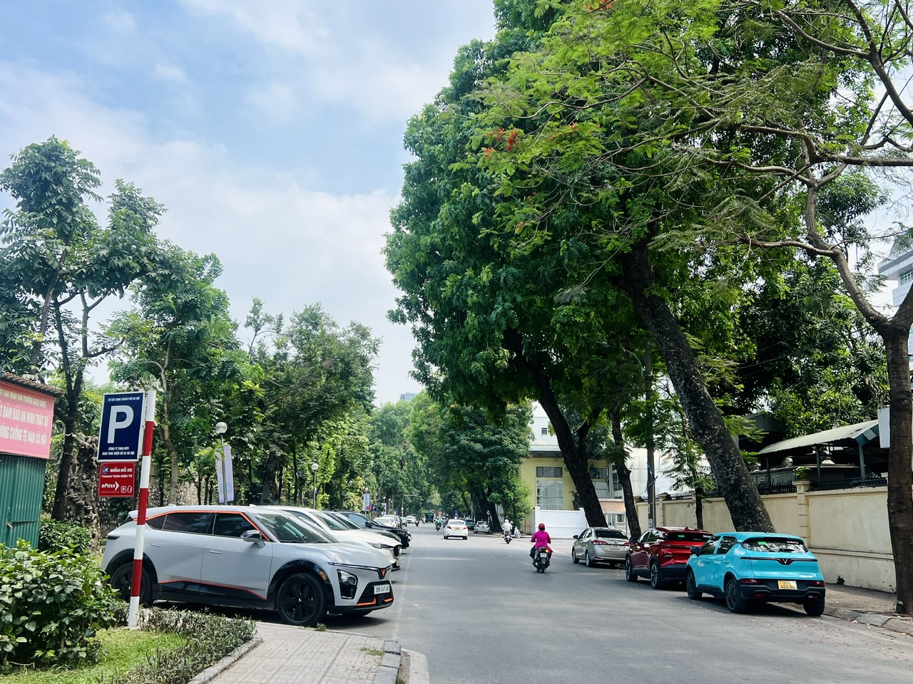 H&agrave; Nội: Cận cảnh c&aacute;c tuyến phố c&oacute; mức ph&iacute; sử dụng tạm thời vỉa h&egrave; l&ograve;ng đường cao nhất- Ảnh 21.