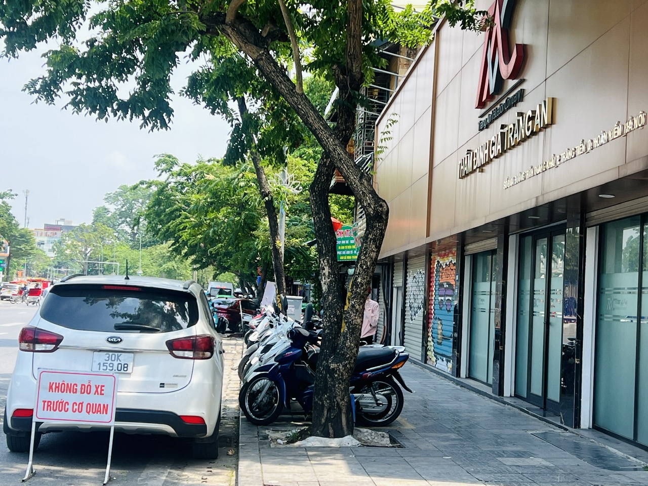 H&agrave; Nội: Cận cảnh c&aacute;c tuyến phố c&oacute; mức ph&iacute; sử dụng tạm thời vỉa h&egrave; l&ograve;ng đường cao nhất- Ảnh 19.