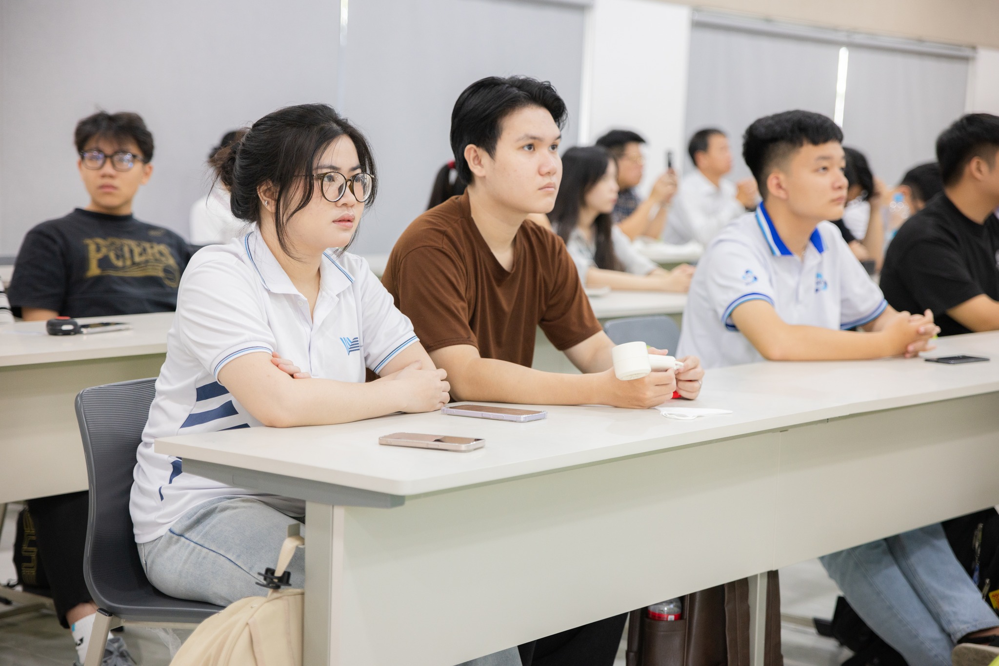 Học sinh THPT tăng tốc tr&ecirc;n nhiều &ldquo;đường đua&rdquo; tuyển sinh- Ảnh 1.